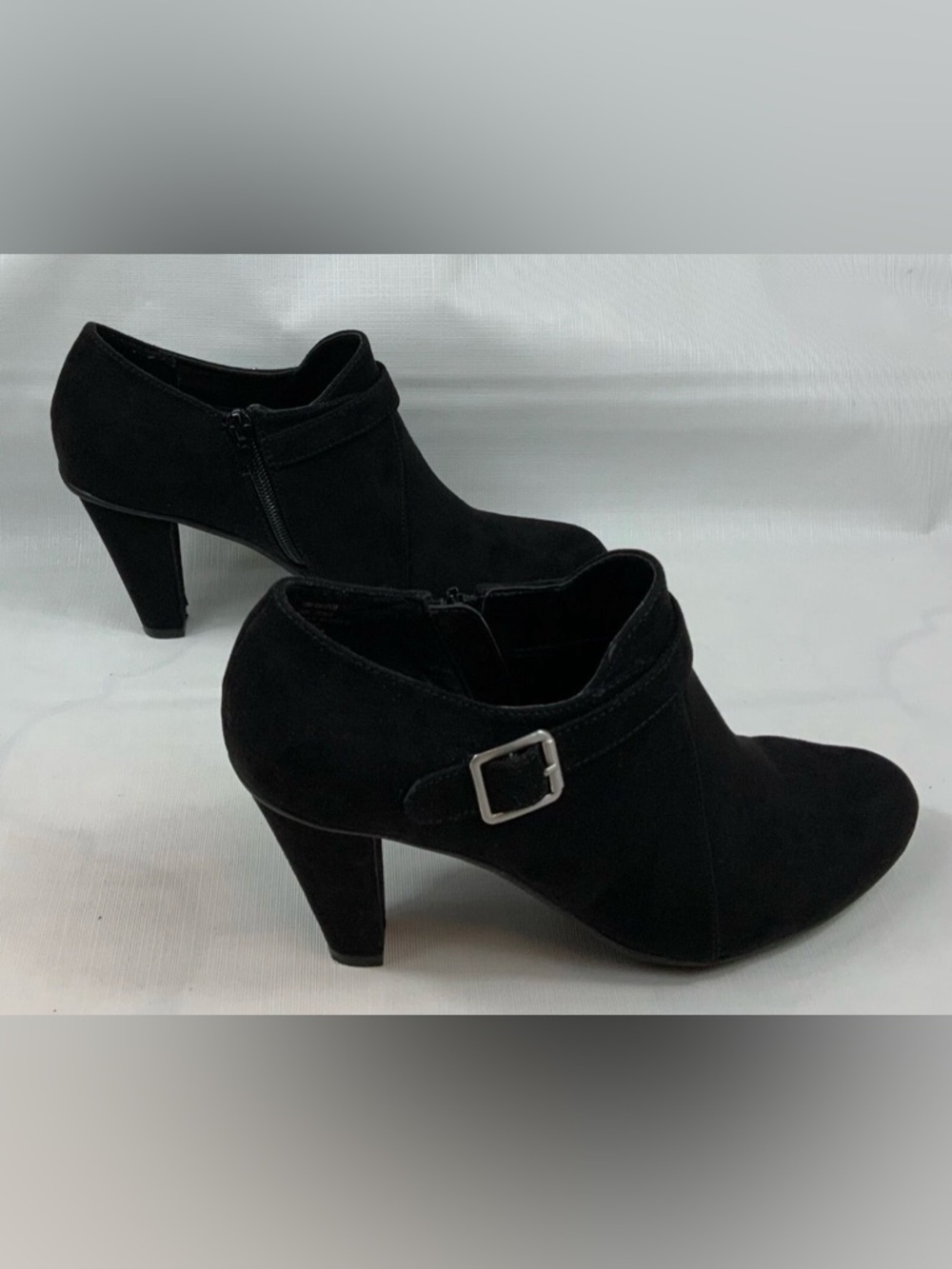 Solanz Maddox Ankle Boots Women Size 9M Heels Faux Suede Black-EUC